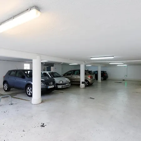 Carnot Yourhosthelper 302 * Cannes